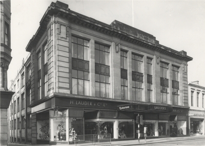 Hugh Lauder & Co store exterior 1960s