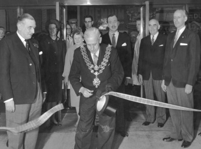 Mayor cutting ribbon at Rackhams opening, 1960.